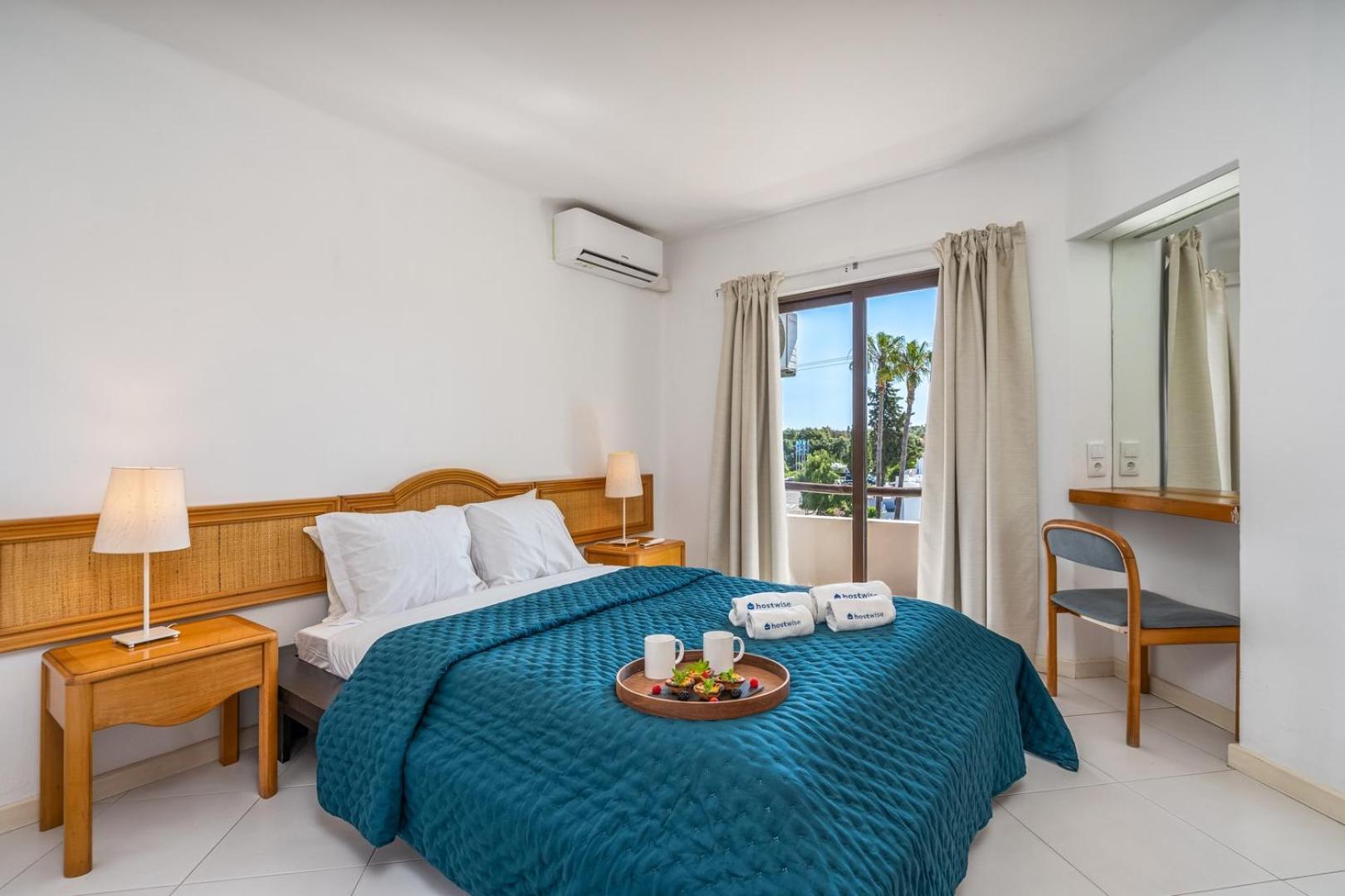 Apartment Hostwise - Sunny Flat With A Balcony & Pool Albufeira